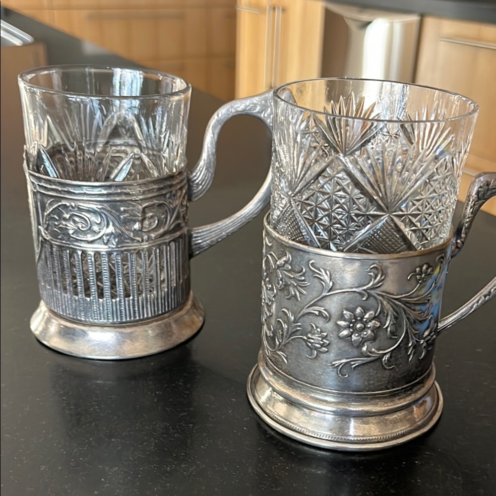 Elegant Silver Glass Holders - Picture 4 of 5